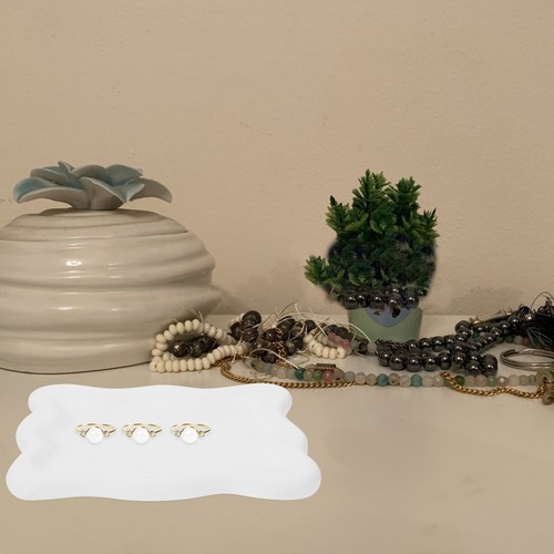 White plaster jewelry storage - white,
