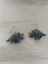 Vintage earrings gray